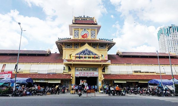 Binh Tay Market