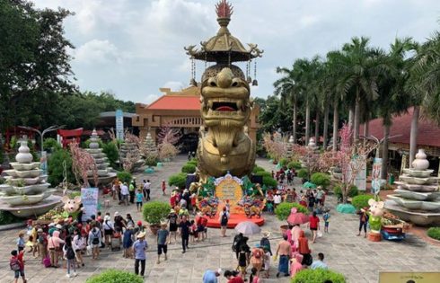 suoi tien theme park