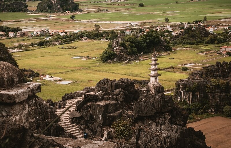 mua cave ninh binh vietnam